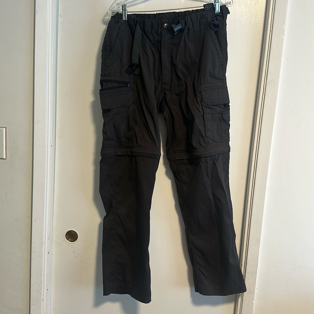 EUC: BC Clothing Men’s Black Cargo Utility Pants  with buckle belt. Small/30 leg